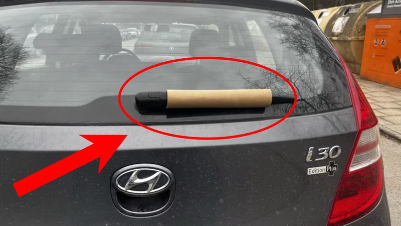 Sürücüler kışın araba camına karton koyuyor: İşte sebebi