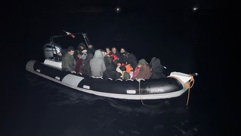 Muğla açıklarında mahsur kalan 31 kaçak göçmen kurtarıldı