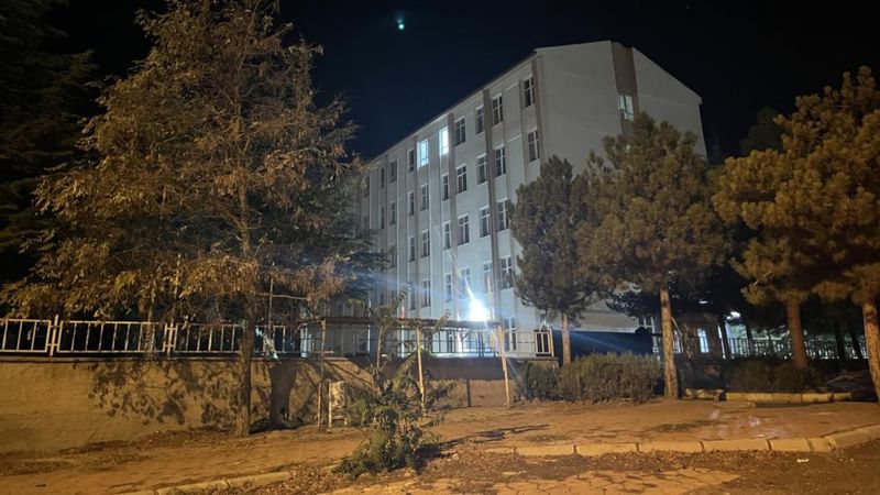 Niğde'de pasta yiyen 6 öğrenci zehirlendi