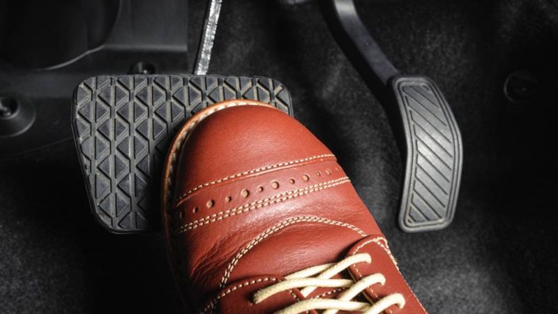 Sürücülerin %90’ı farkında değil: Fren pedalındaki bu özellik hayat kurtarıyor