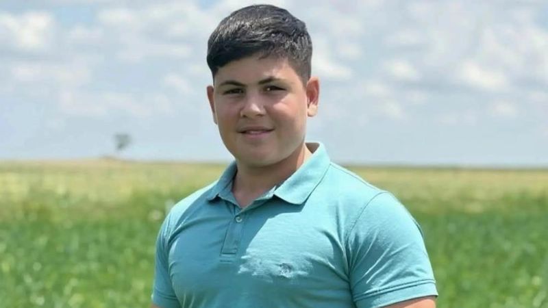 Niğde'de traktörün altında kalan çocuk can verdi