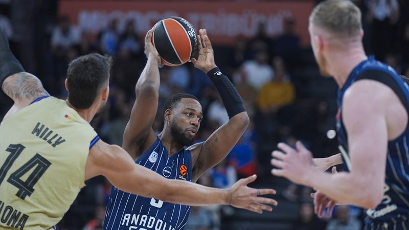 Anadolu Efes, Barcelona'yı devirdi