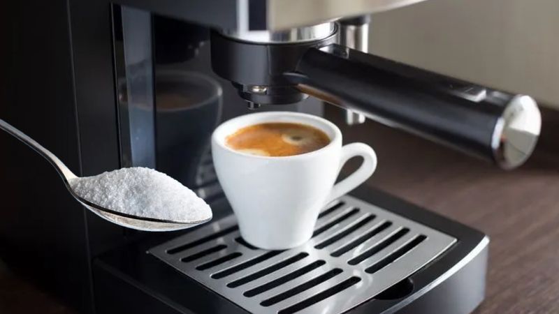 Kahve makinesinin ömrünü uzatan taktik: Bir tutam tuz yetiyor