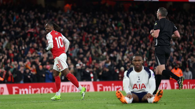 Arsenal, derbide Tottenham'ı 4 golle yıktı!