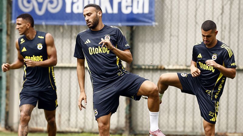 Fenerbahçe, UEFA kadrosunda değişikliğe gitti