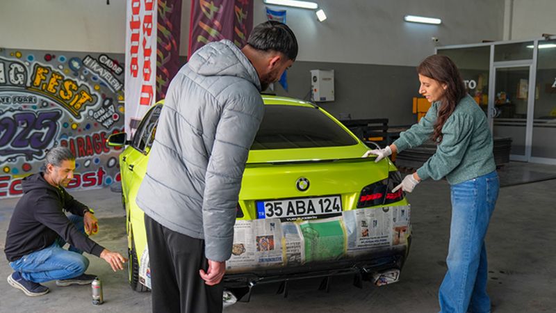 Diyarbakır’da kadın usta, otomobil tutkunlarını bir araya getirdi