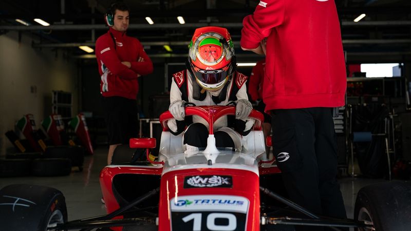 Luca Baldisserri'den Formula 4 pilotu Alp Aksoy'a övgüler