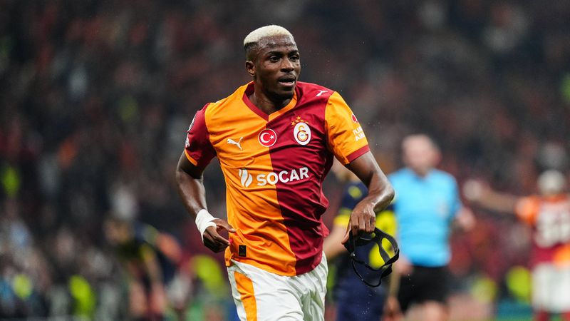 Galatasaray'da Victor Osimhen derbiye yetiştirilmeye çalışılıyor