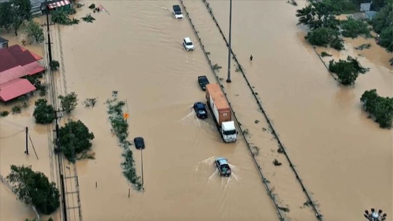 Tayland'ın güneyini sel felaketi vurdu: Can kaybı 162'ye yükseldi