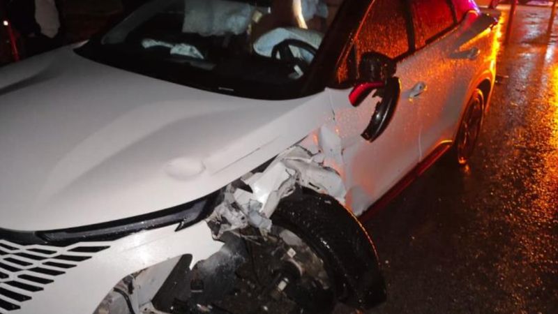 Kırklareli’nde yağışlı yolda zincirleme kaza meydana geldi