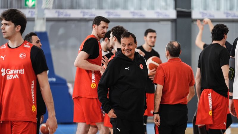 Ergin Ataman: Hücumda kontrolü bırakmadan oynamamız lazım