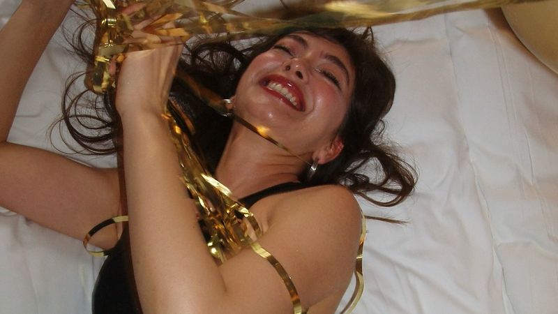 Neslihan Atagül ve Kadir Doğulu'dan aile pozu geldi! Hayranları beğeni yağdırdı