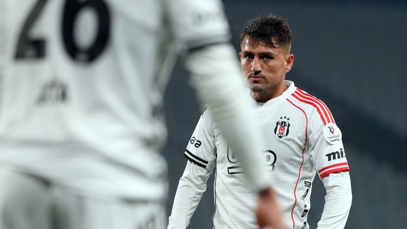 Beşiktaş’ta Cengiz Ünder, bu kez penaltıyı kaçırdı