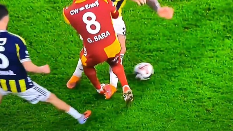 Derbide Skriniar ile Sara arasındaki pozisyon dünyada gündem oldu