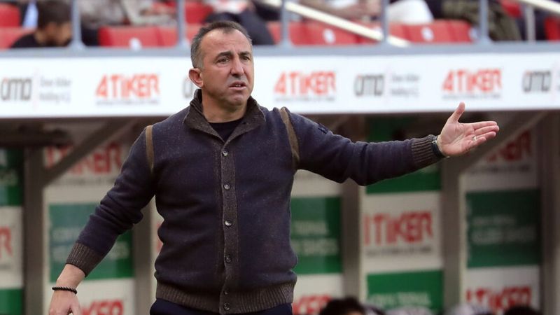 Rizespor'un yeni teknik direktörü Recep Uçar oldu