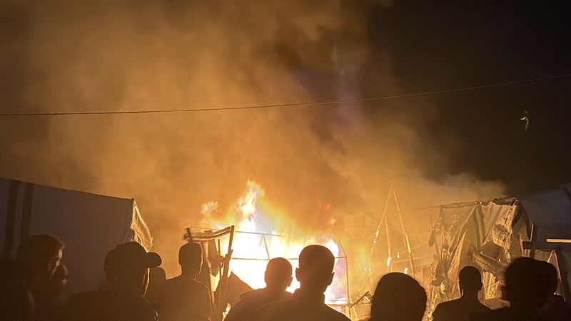 İsrail ordusu ateşkesi ihlal ederek Gazze'yi bombaladı