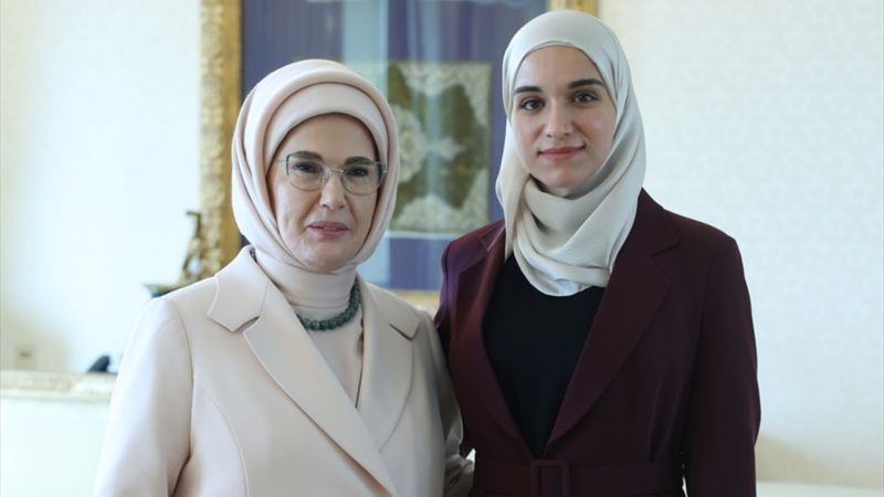 Emine Erdoğan, Suriye Cumhurbaşkanı Şara'nın eşi ile görüştü