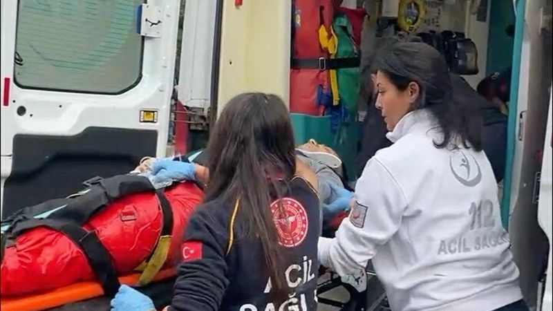 Aydın'da sürücü kamyonun altında kaldı