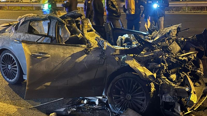 Ankara'da tırın altına giren otomobilde 2 kişi öldü