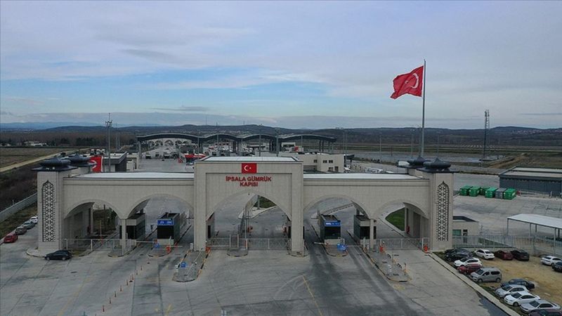 İpsala ve Kipi gümrük kapılarında tır işlemleri durdu