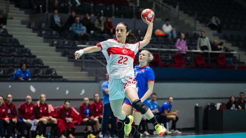 A Milli Kadın Hentbol Takımı, Slovakya'ya yenildi