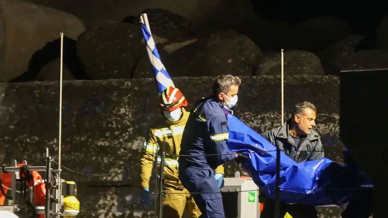 Girit açıklarında alabora olan teknede 17 göçmen hayatını kaybetti