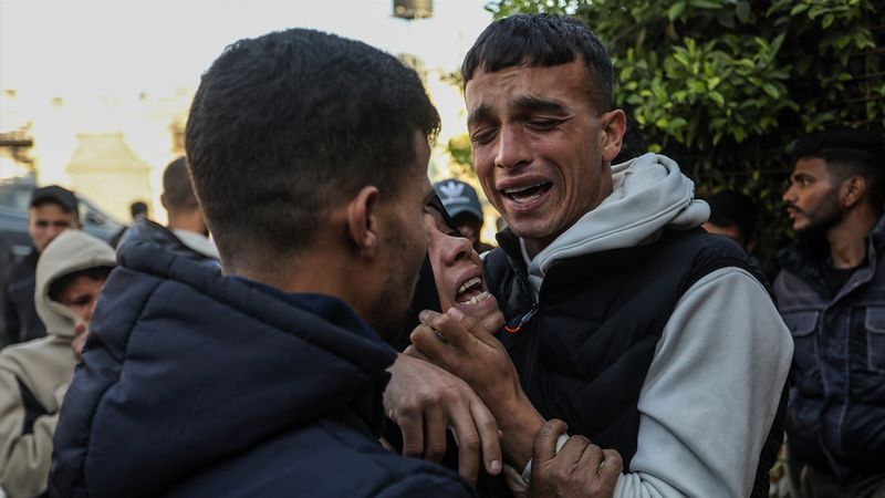 Gazze'de can kaybı 70 bin 360'a yükseldi