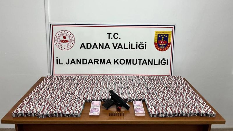 Adana'daki operasyonda 23 bin 876 uyuşturucu hap ele geçirdi