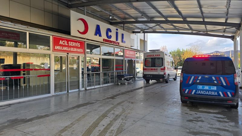 Adana'da kız kardeşiyle tartışan babasını bıçakladı