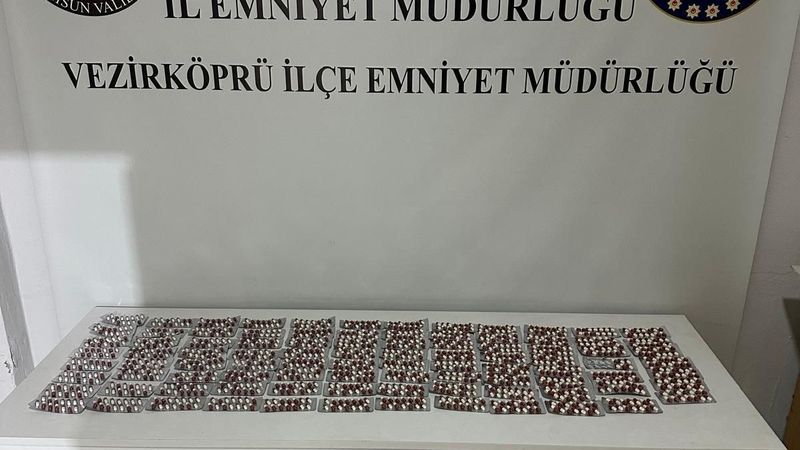 Samsun'da bir araçta bin 308 adet uyuşturucu hap ele geçirildi