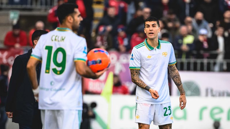 Zeki Çelik kırmızı kart gördü: Roma deplasmanda Cagliari'ye yenildi