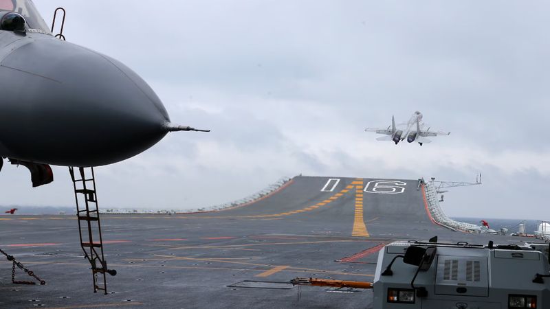 Japonya ile gerilim yaşayan Çin, 100'e yakın savaş gemisini Pasifik'e yığdı