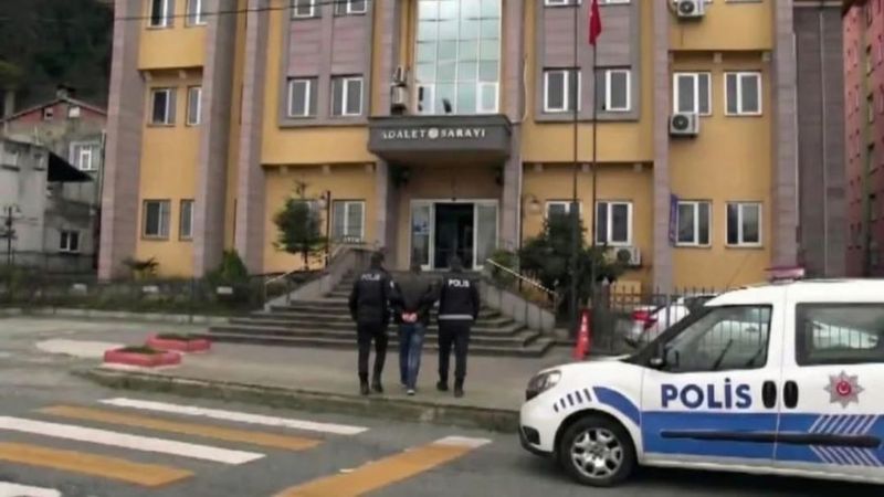 Sarp Sınır Kapısı'nda 69 suçtan aranan şüpheli yakalandı