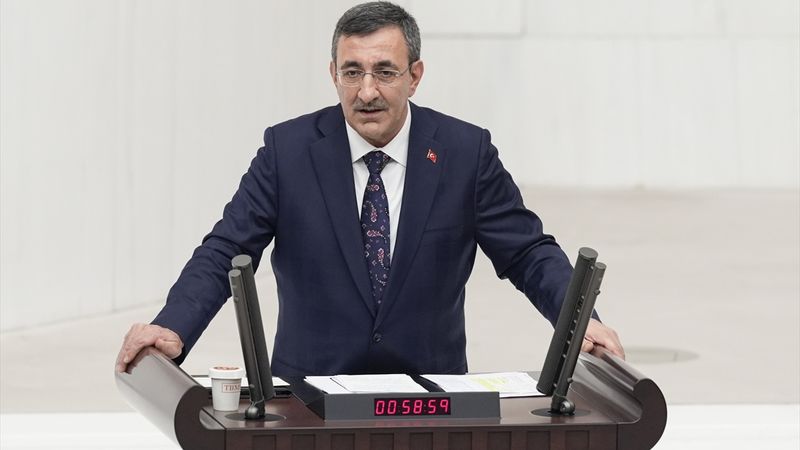 Cevdet Yılmaz: Sistemi iyileştirmek istiyorsanız, gelin yeni anayasayı çalışalım