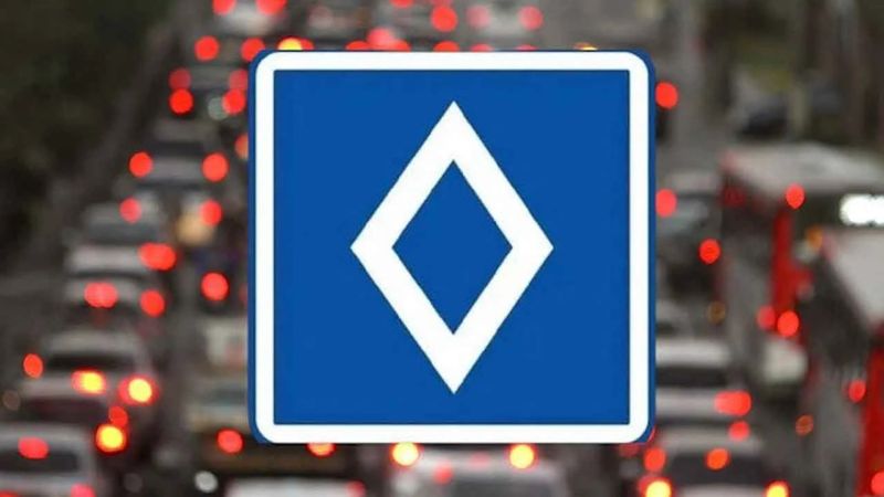 Trafikte yeni levha: Anlamını bilmeyen yandı...