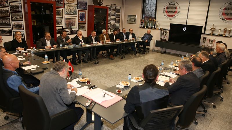 Gençlerbirliği'nde görev dağılımı yapıldı