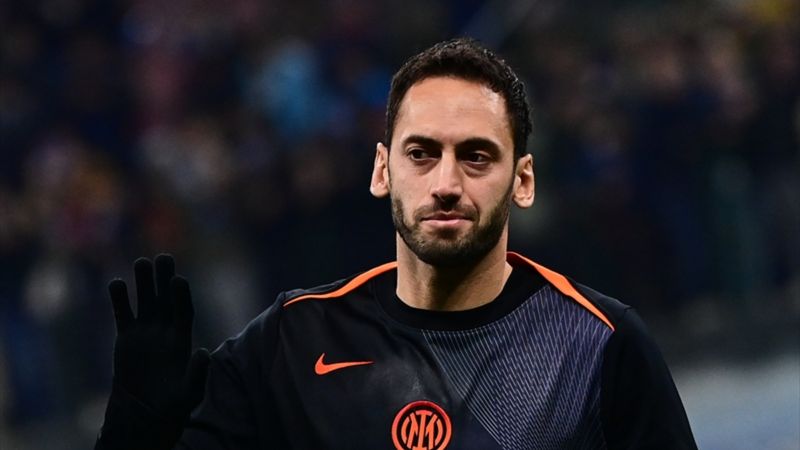 Hakan Çalhanoğlu, Liverpool maçında sakatlandı