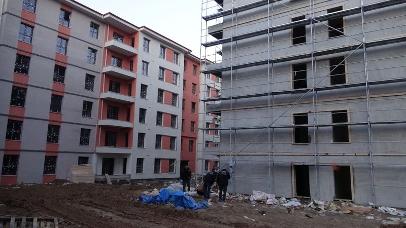 Malatya’da inşaat işçisi çatıdan düşerek ağır yaralandı