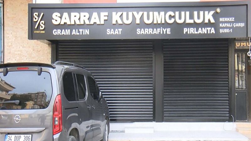 İstanbul'da altınlar sırra kadem basan kuyumcu İzmir'de yakalandı