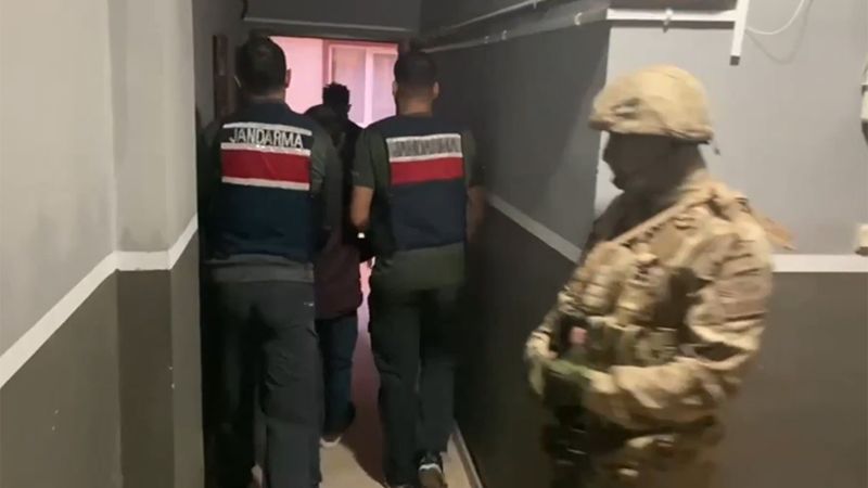 DEAŞ'a yönelik operasyonlarda 92 şüpheli yakalandı