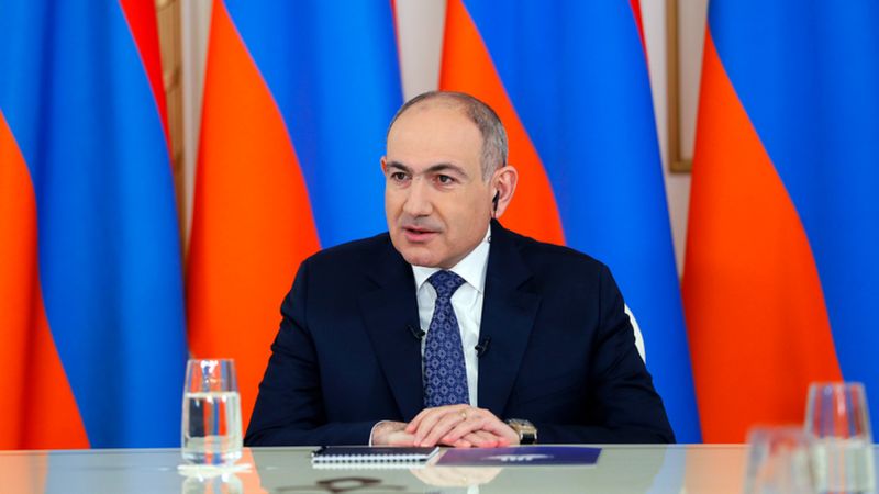Nikol Paşinyan: Karabağ'a geri dönüş gerçekçi değil