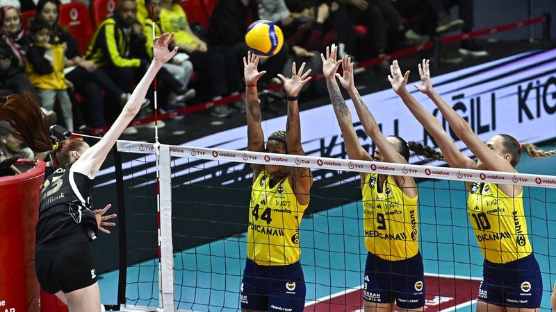 VakıfBank, Fenerbahçe karşısında kazandı