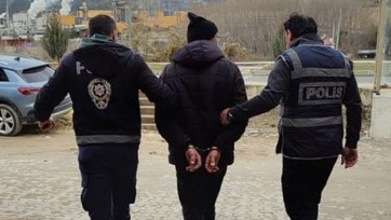 Kastamonu'da okul müdür yardımcısını darbeden büfe işletmecisi tutuklandı