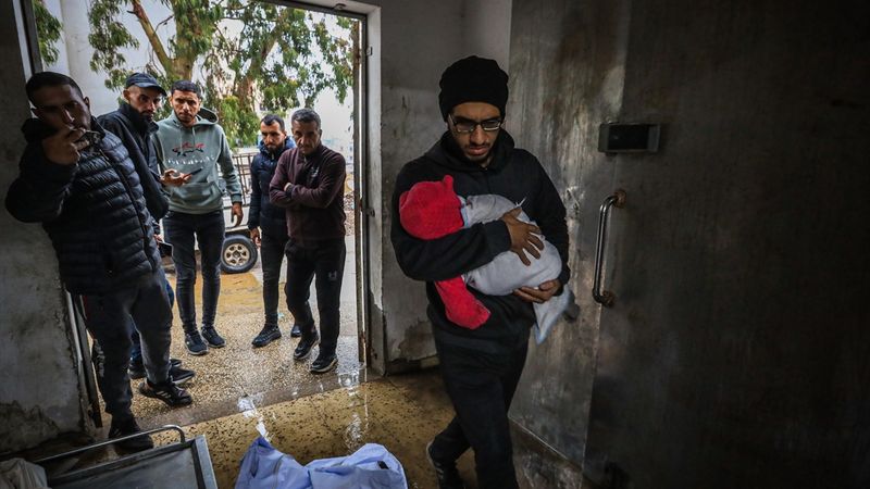 Gazze'de can kaybı 70 bin 654'e yükseldi