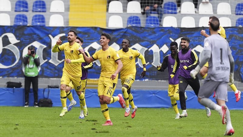İstanbulspor, Sarıyer'i iki golle geçti