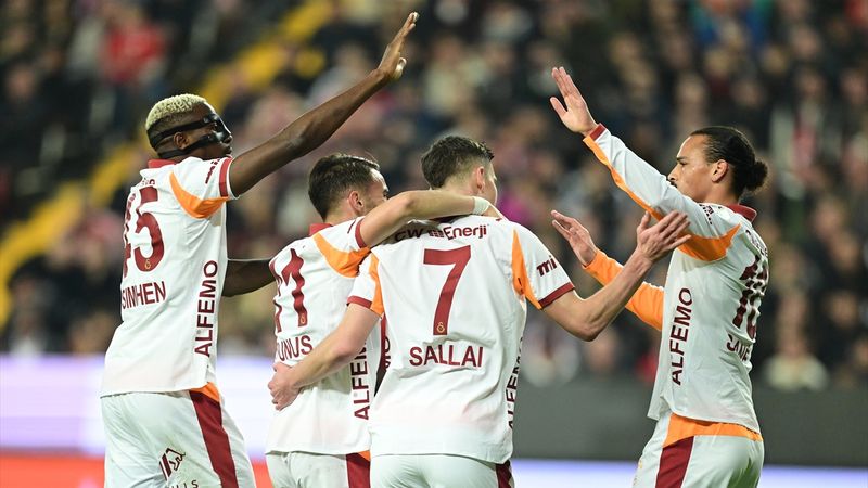 Galatasaray, Antalyaspor'a 4 attı!