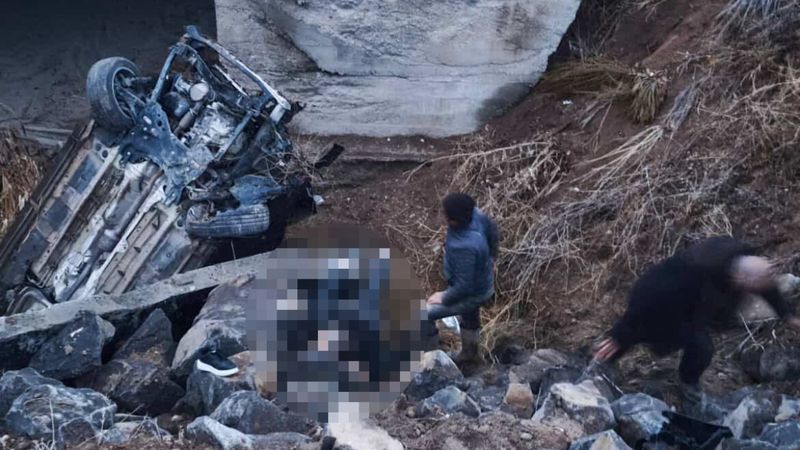 Sivas'ta otomobil menfeze devrildi: 1 ölü, 2 yaralı