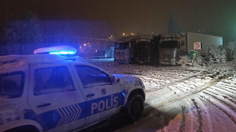 Ardahan Ilgar Geçidi karla kapandı