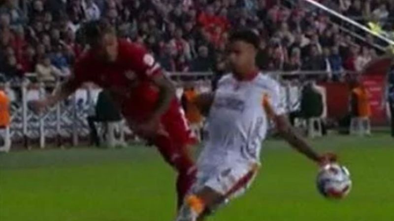 Eski hakemler Antalyaspor - Galatasaray maçının tartışmalı pozisyonlarını yorumladı