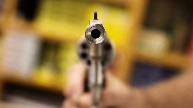 İstanbul'da temizlik görevlisi hastaneye silahla girdi